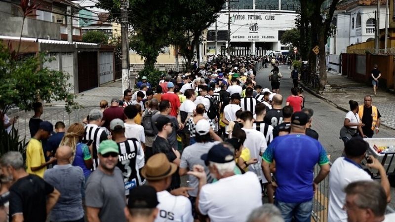 Brasil le da el último adiós a su Rey, Pelé