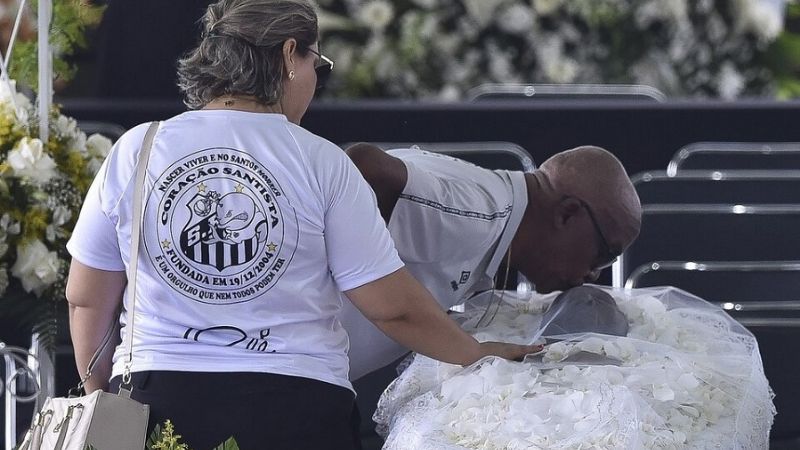 Brasil le da el último adiós a su Rey, Pelé