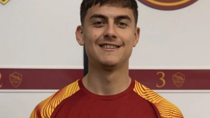 Dybala donó su medalla de campeón del mundo a la Roma