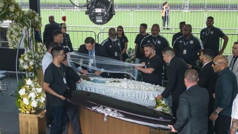 El ataúd con que enterraron a Pelé fue fabricado en Oliva, Córdoba