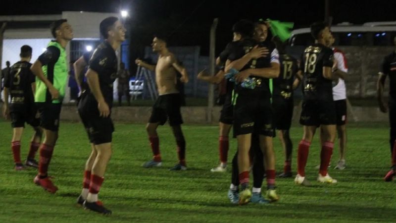 9 de Julio de Rafaela disputará el ascenso con Atenas