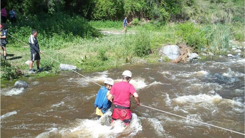 Rescataron a 21 personas varadas en la casa de retiro franciscana El Tala