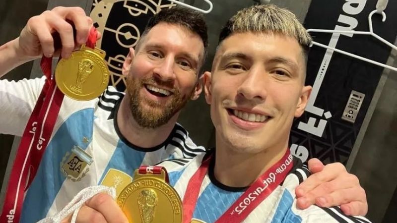 De Mac Allister y Lisandro: "Queremos que se quede, él lo sabe"