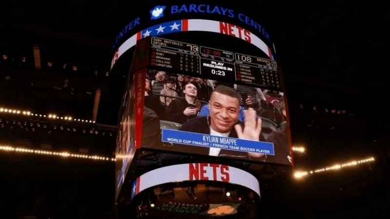 Mbappé sin paz, fue recibido con "Muchachos", en partido de la NBA