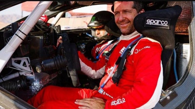 Loeb se lleva la primera alegría en el Dakar; abandonó Terranova