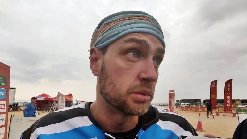 Loeb se lleva la primera alegría en el Dakar; abandonó Terranova