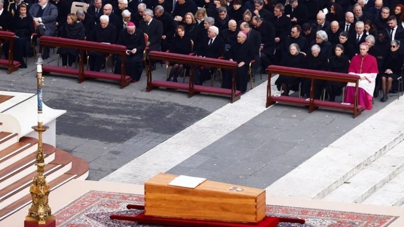 La Iglesia Católica despide a Benedicto XVI