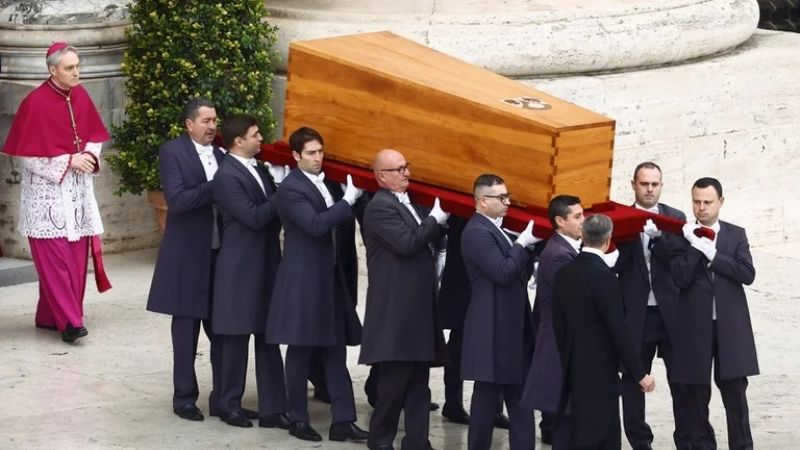 La Iglesia Católica despide a Benedicto XVI