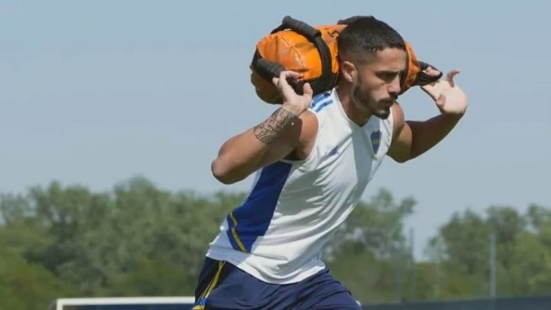 Se desgarró Figal y suma preocupación en Boca