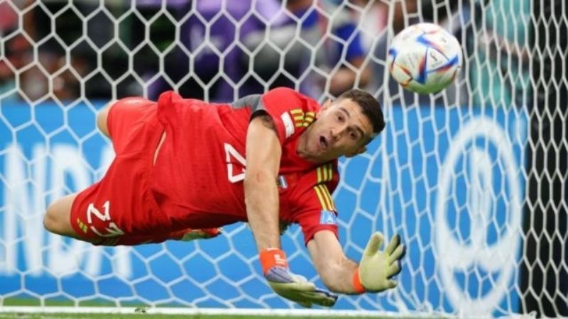 “Dibu”, el segundo mejor arquero de 2022