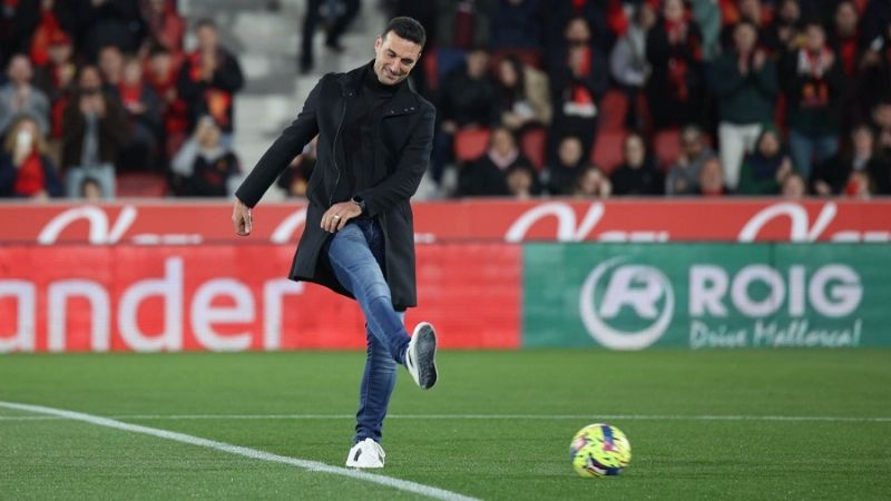 Emotivo homenaje a Scaloni, que habló de su renovación