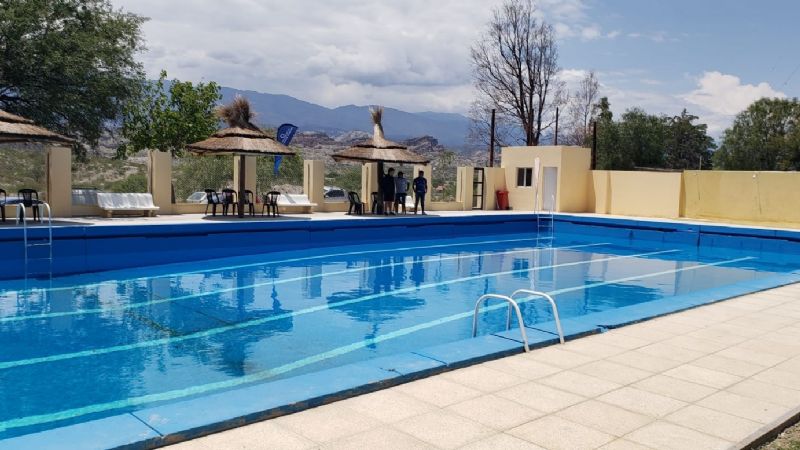 Sánchez dejó inaugurada la pileta de Las Lomitas