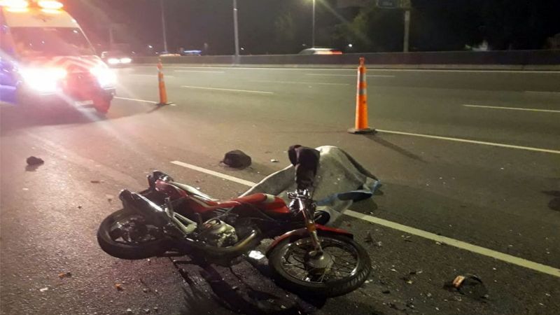 Un joven lesionado tras derrapar en su motocicleta