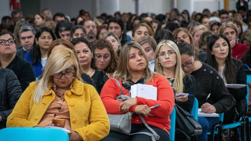 Más de mil docentes en una jornada de capacitación