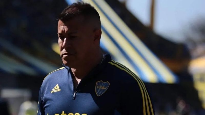 Almirón volvió a culpar al árbitro: “…es hincha de River”