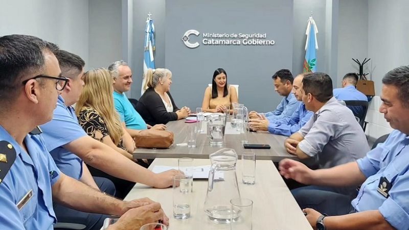 Colocarán botones antipánico en taxis y remises