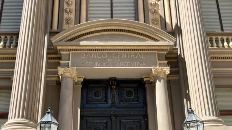 El Banco Central subió la tasa de plazo fijo 27 puntos porcentuales a 145% anual