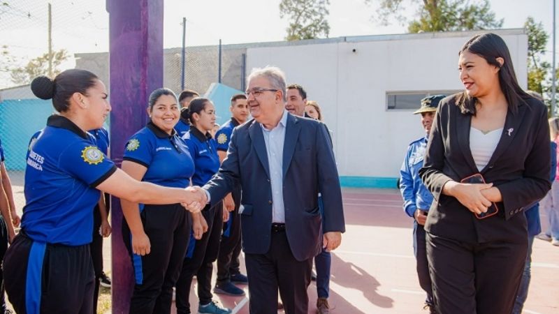 El Gobernador visitó la Escuela de Cadetes