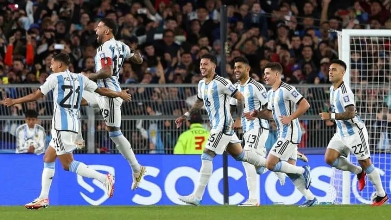 Argentina venció a Paraguay por un mezquino marcador