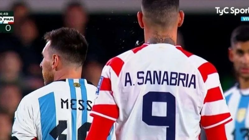 El escupitajo de Sanabria a Messi que recorre el mundo