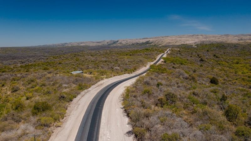 Avanza la pavimentación de la ruta que une El Alto y El Portezuelo