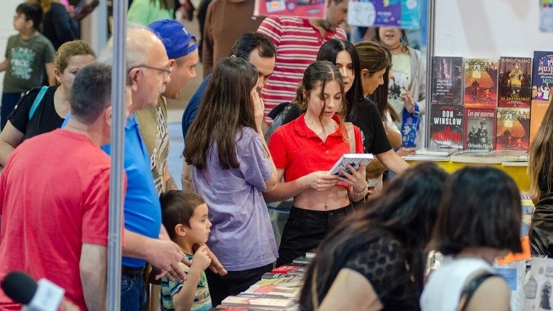 Destacan nivel de ventas en la Feria del Libro