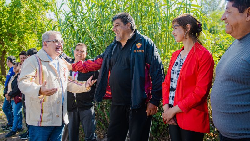 El Gobernador visitó a productores de Mutquín y Siján