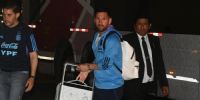 LIONEL MESSI ingresando anoche al hotel Hilton de Miraflores, Lima, donde se aloja la Seleccin Argentina.