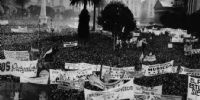 LA PLAZA DE MAYO colmada de maniestantes peronistas de todo el país, que obligaron a la liberación y retorno de Perón.