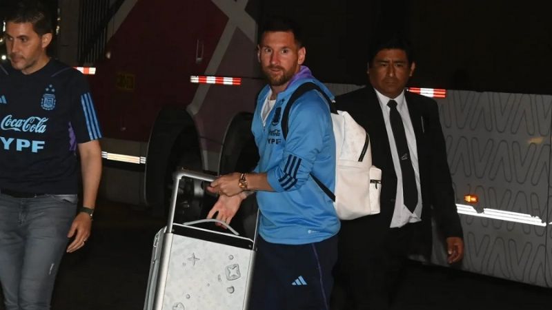 Multitudinaria recepción y cumpleaños de Armani en Lima