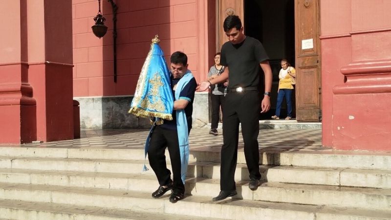 La Virgen visita la Dirección  Provincial de Administración