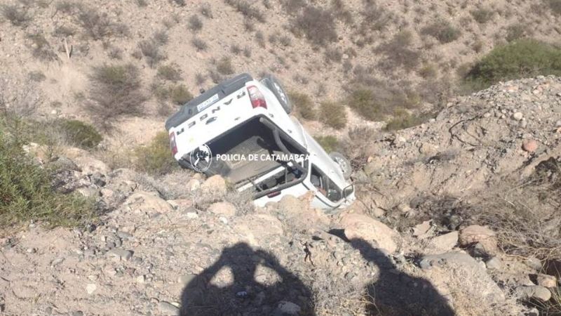 Se salvó de milagro tras caer con su camioneta a un barranco