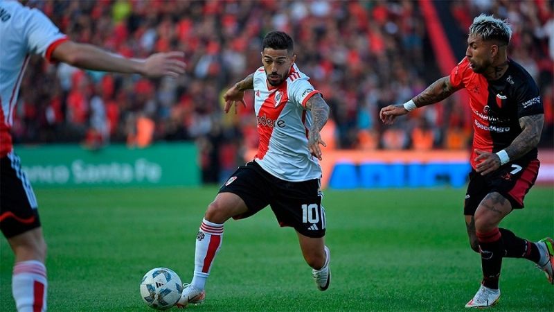 Con uno más, River apenas empató con Colón