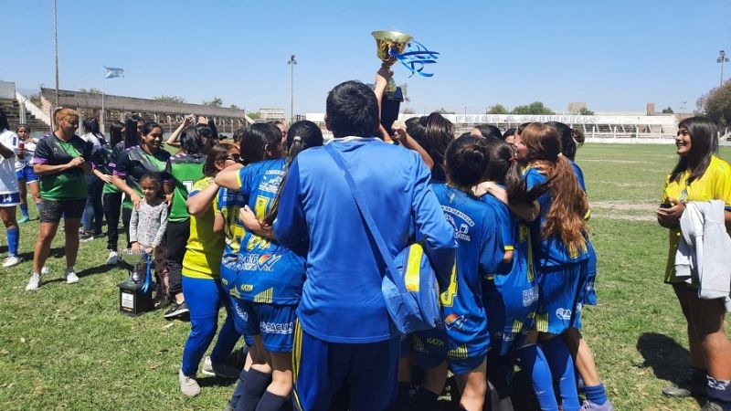 Las “Mercedinas” al Provincial, con las “Sureñas”