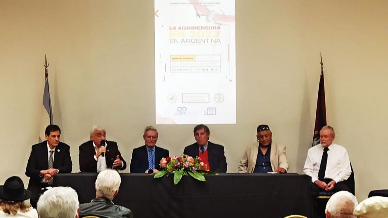 Docentes de la UNCA disertaron en encuentro nacional de agrimensores 