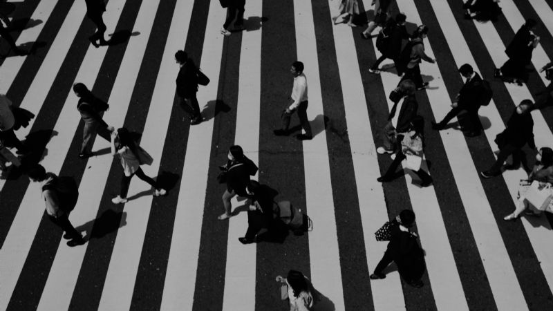 La mitad de los argentinos aceptaría que asuma un gobierno autoritario si resuelve sus problemas