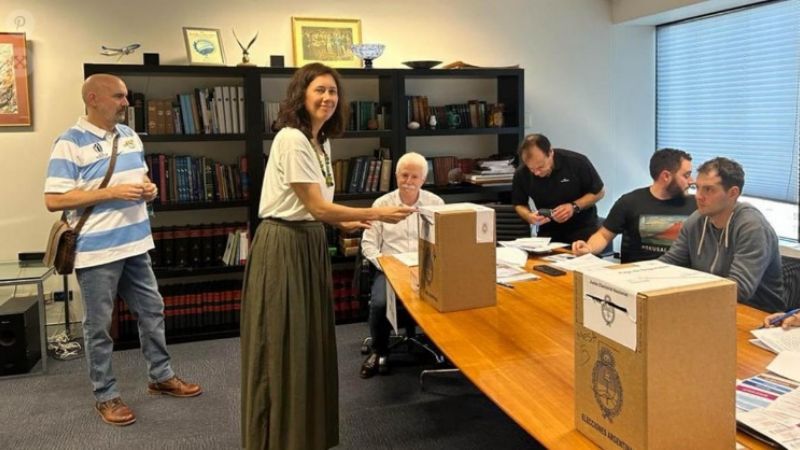 Avanza la votación de los argentinos en el exterior