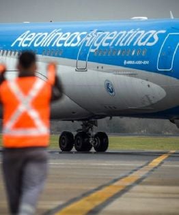 Aerolíneas Argentinas cierra paritarias hasta julio para evitar paros en el Mundial