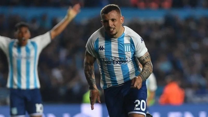 Con la vuelta triunfal de Vecchio, Racing derrotó a Boca