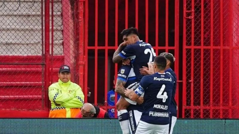 Con la vuelta triunfal de Vecchio, Racing derrotó a Boca