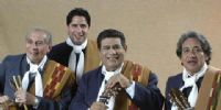 MARTÍN PAZ, cuando aun integraba Los Manseros Santiagueños, conjunto del que lo echó su padre, Onofre.