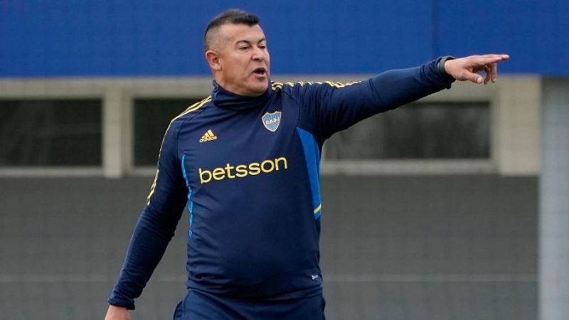 Almirón probó el equipo para recibir a Estudiantes