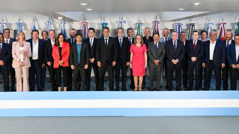 Gobernadores reafirmaron su respaldo a Sergio Massa cara al balotaje