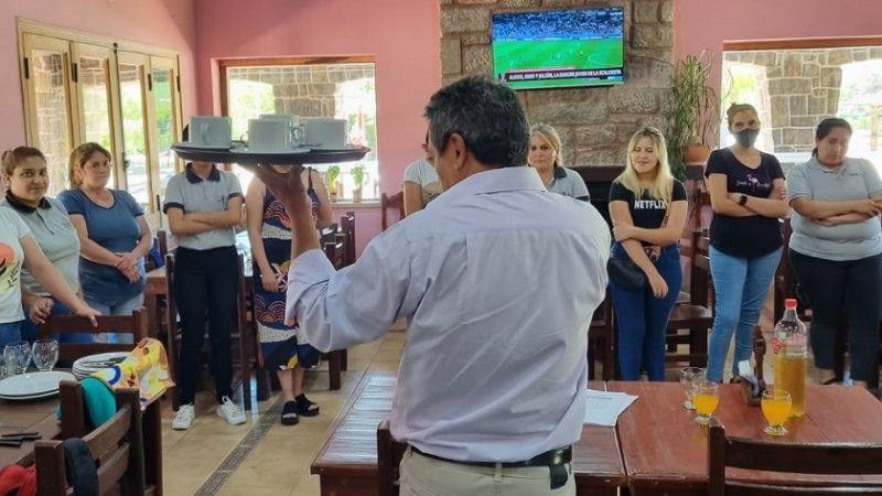 En 2023 Turismo capacitó a más de mil prestadores y trabajadores del sector