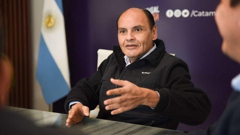 Saadi anunció aumentos y un bono de 30.000 para becados y contratados