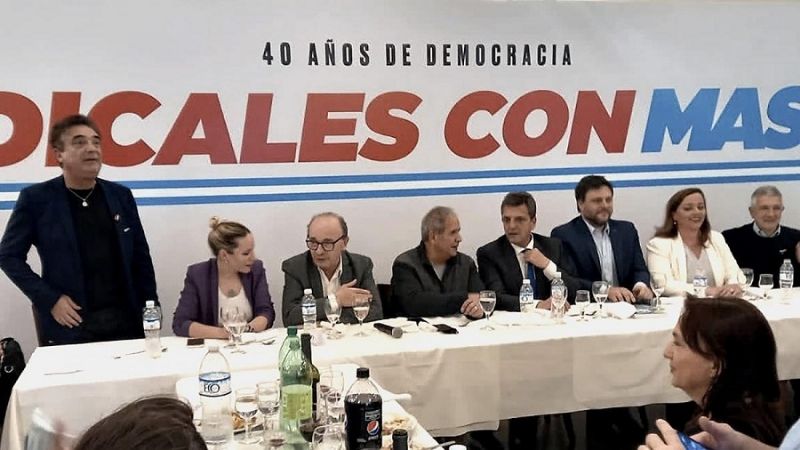 Recordando a Alfonsín, radicales con Massa en “Lalín”