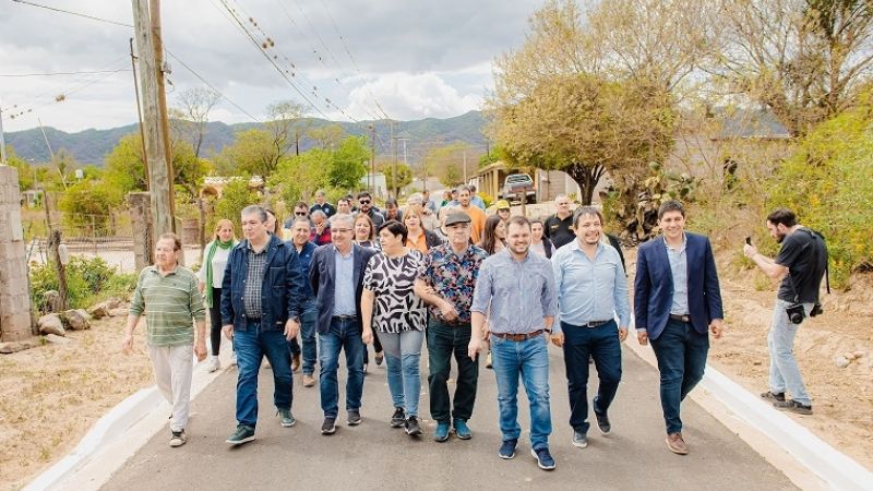 Jalil recorrió obras en el departamento Paclín