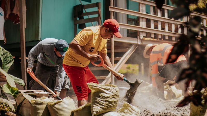 Continúa la caída en la construcción