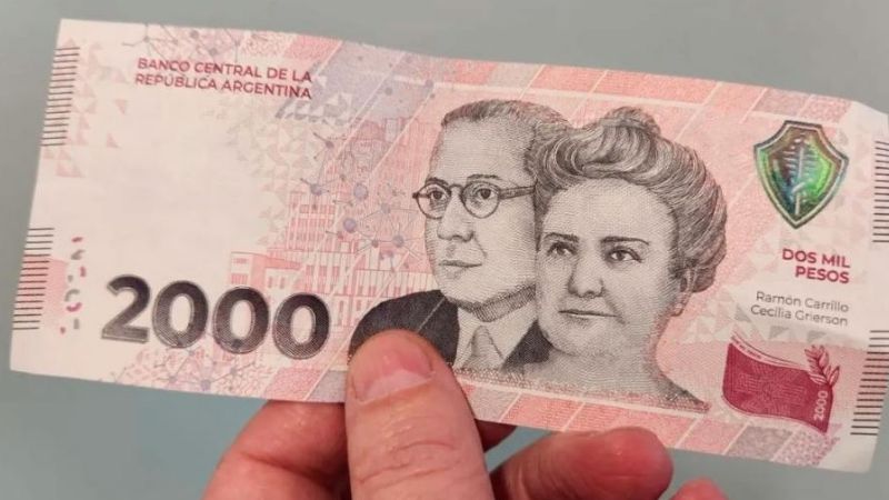 El billete de $2000 perdió 42% su valor con el récord del dólar blue