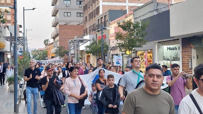 Empleados públicos marcharon otra vez reclamando sueldos dignos